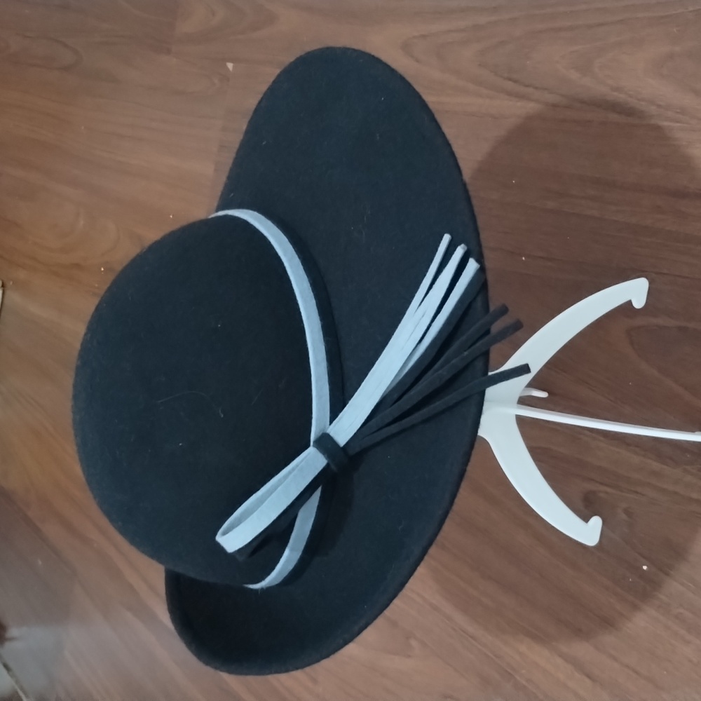 Woman's hat